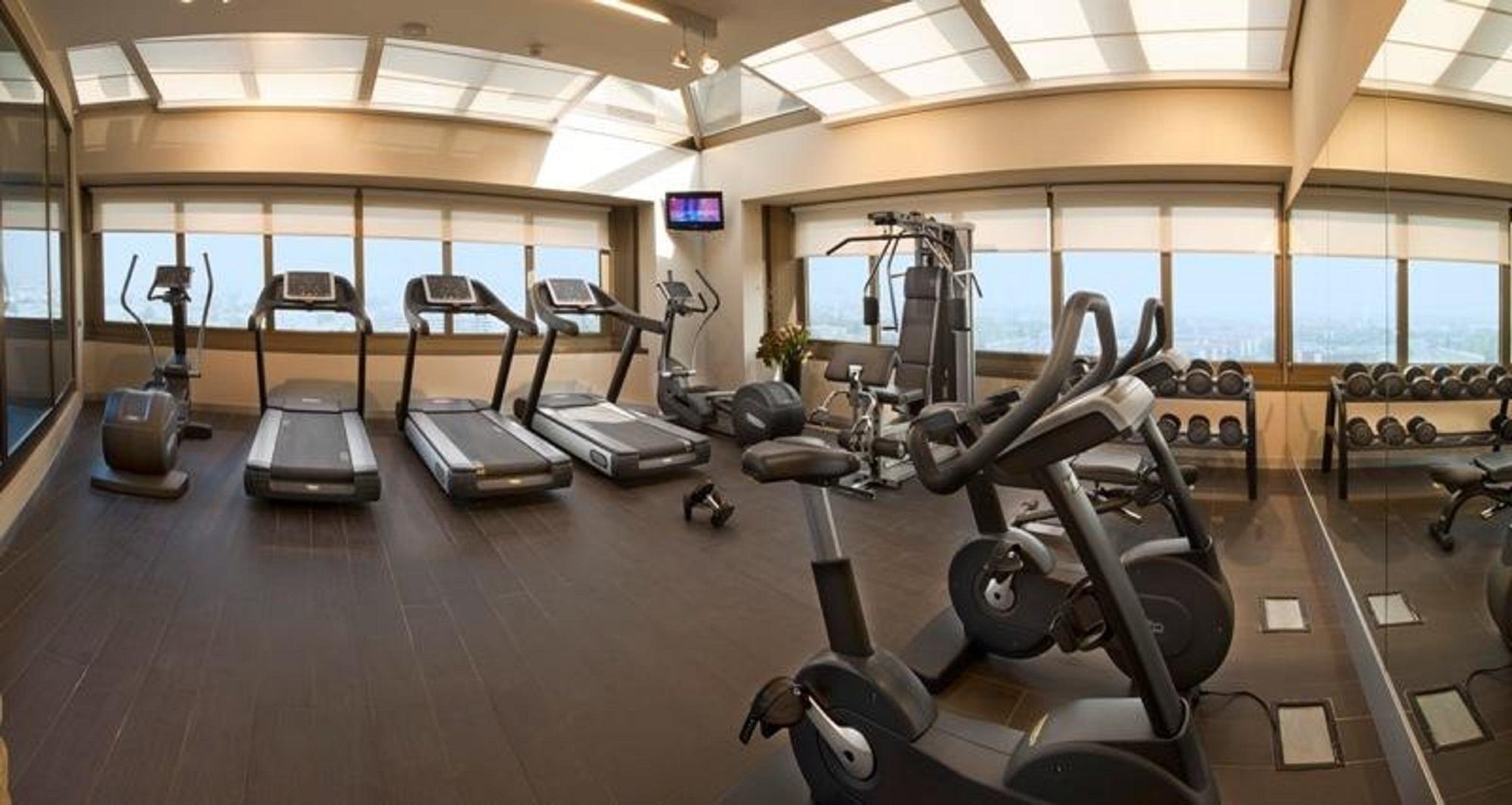 Best Western Plus The Hub Hotel Милано Екстериор снимка
