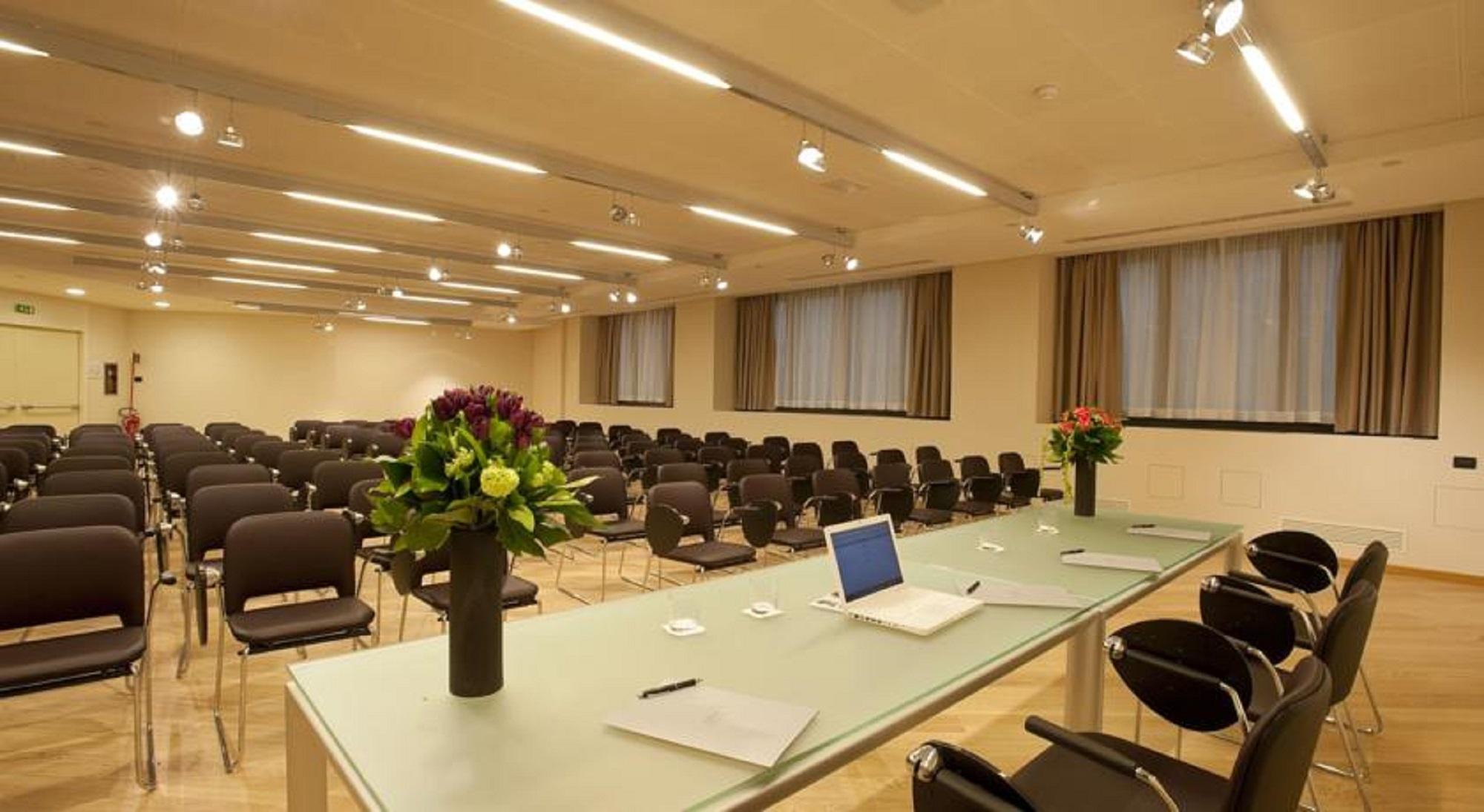 Best Western Plus The Hub Hotel Милано Екстериор снимка