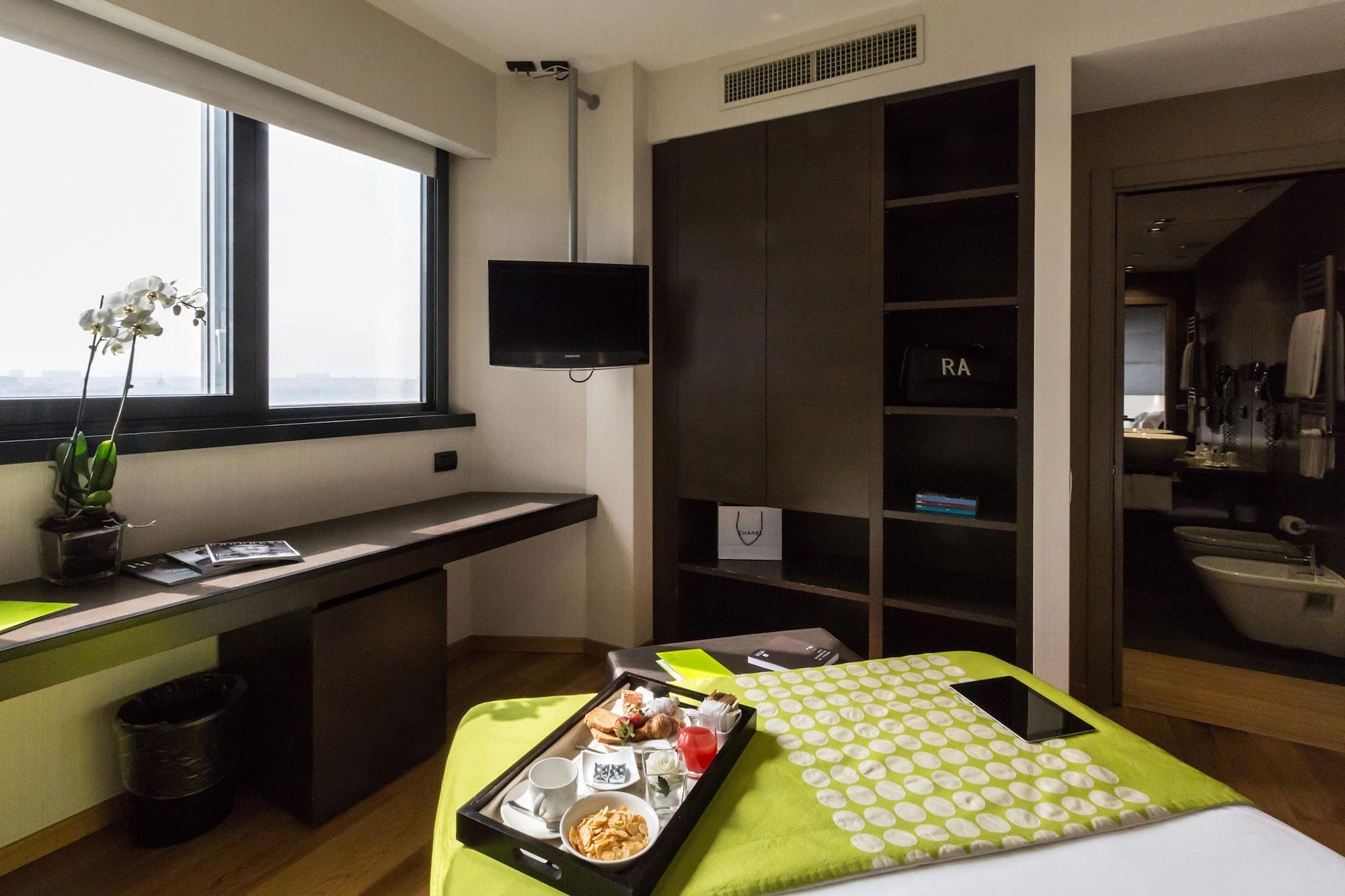 Best Western Plus The Hub Hotel Милано Екстериор снимка
