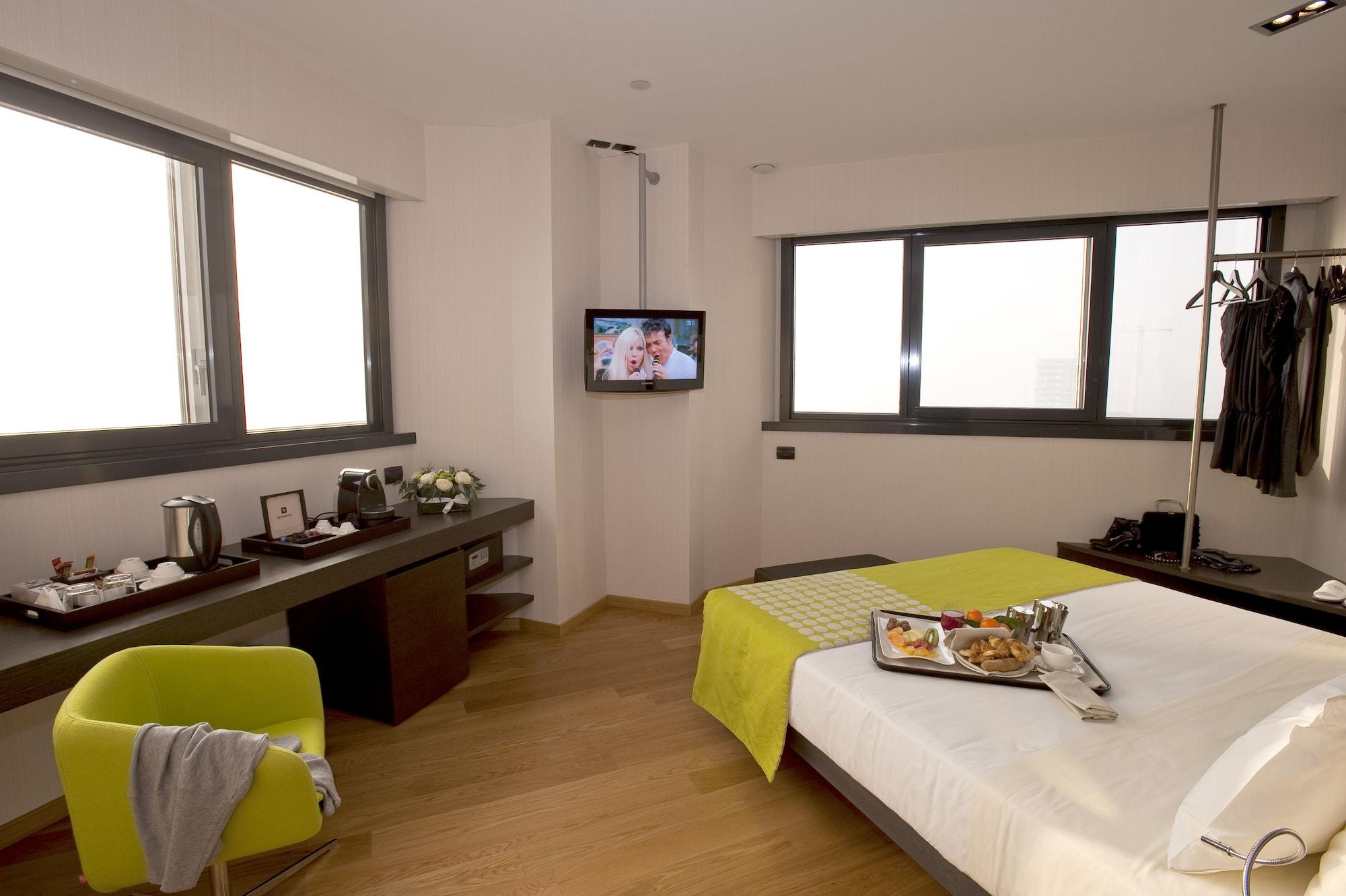 Best Western Plus The Hub Hotel Милано Екстериор снимка