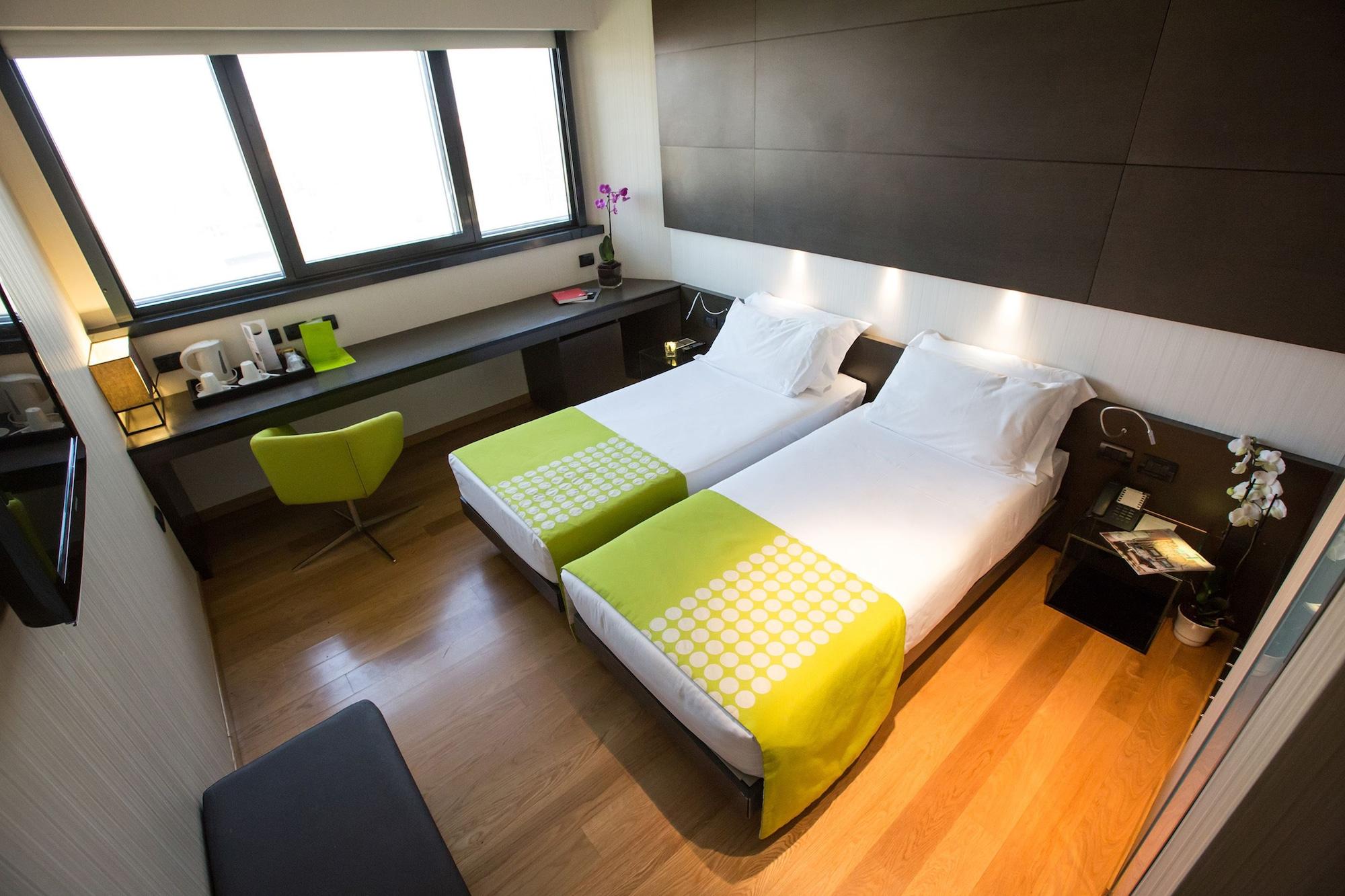 Best Western Plus The Hub Hotel Милано Екстериор снимка