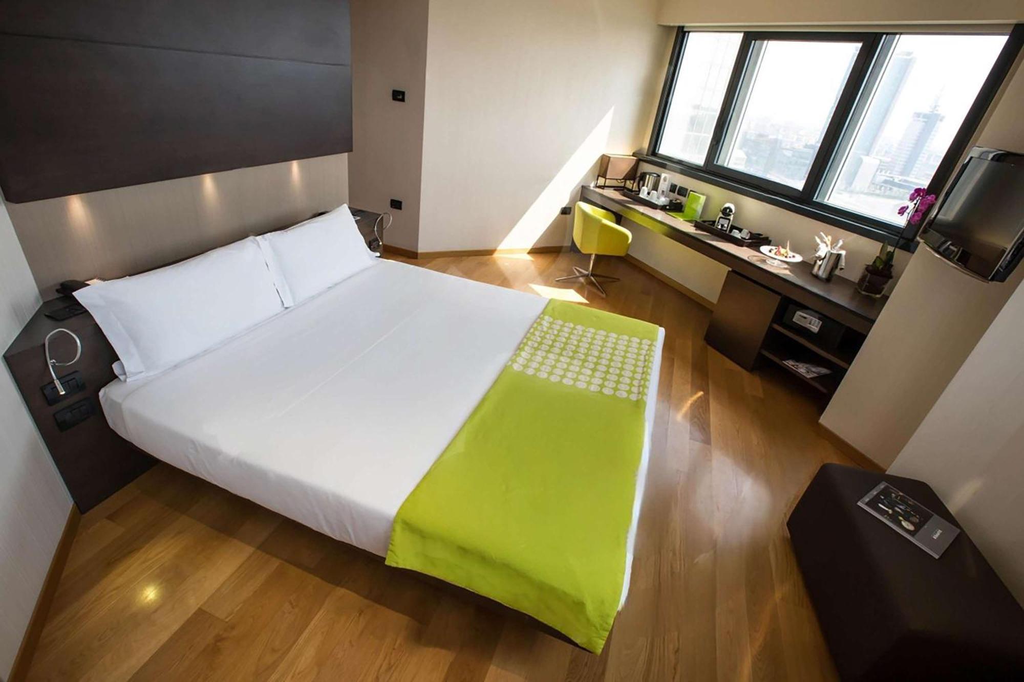 Best Western Plus The Hub Hotel Милано Екстериор снимка