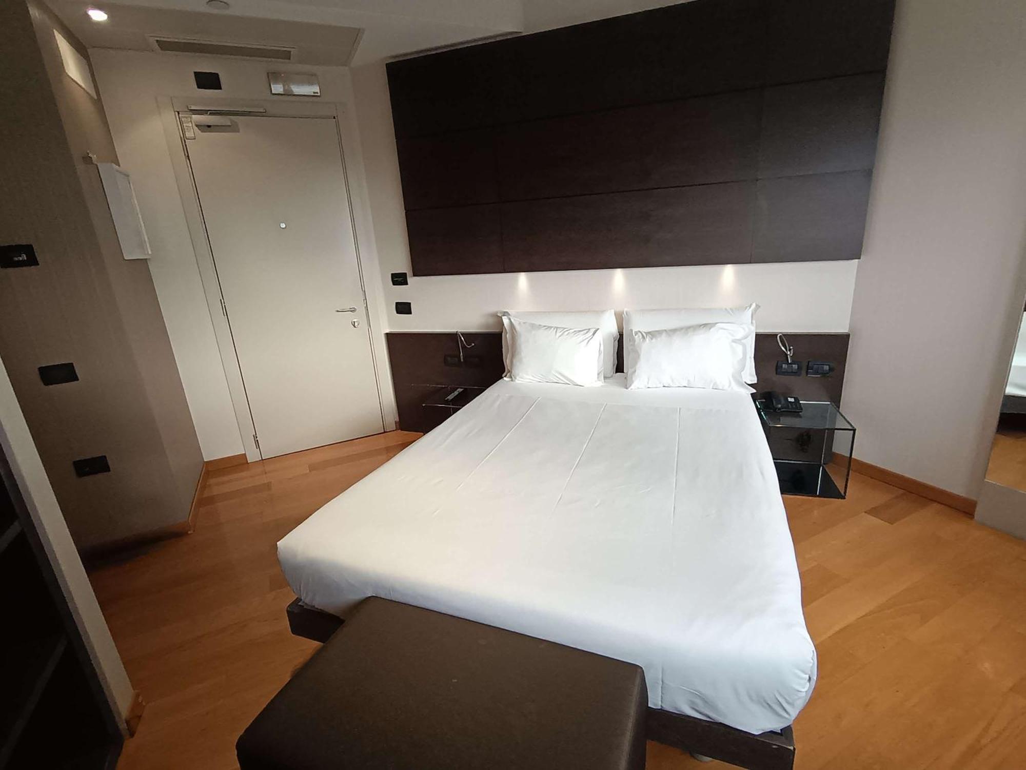Best Western Plus The Hub Hotel Милано Екстериор снимка