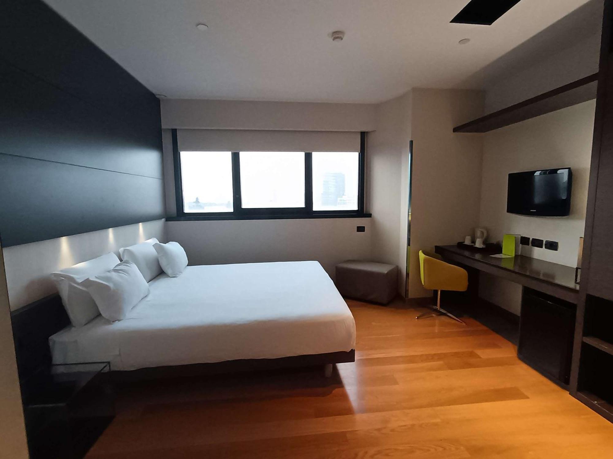 Best Western Plus The Hub Hotel Милано Екстериор снимка