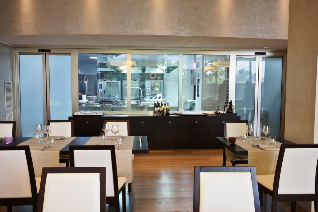 Best Western Plus The Hub Hotel Милано Екстериор снимка