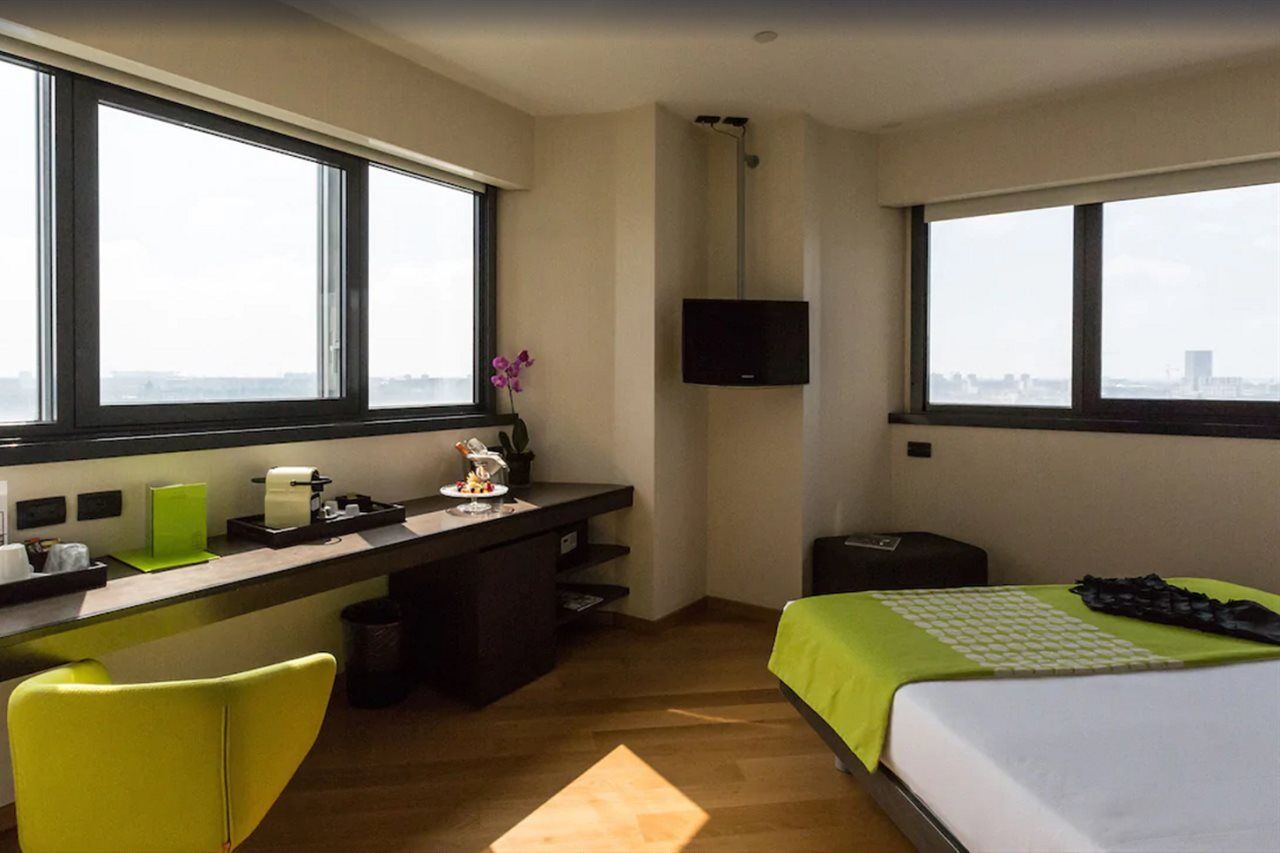Best Western Plus The Hub Hotel Милано Екстериор снимка